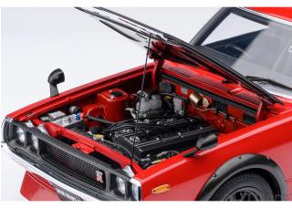 NISSAN SKYLINE 2000 GT-R (KPGC110) TUNED VERSION „CARBON BLACK BONNET“ rot AUTOart 1:18 Composite